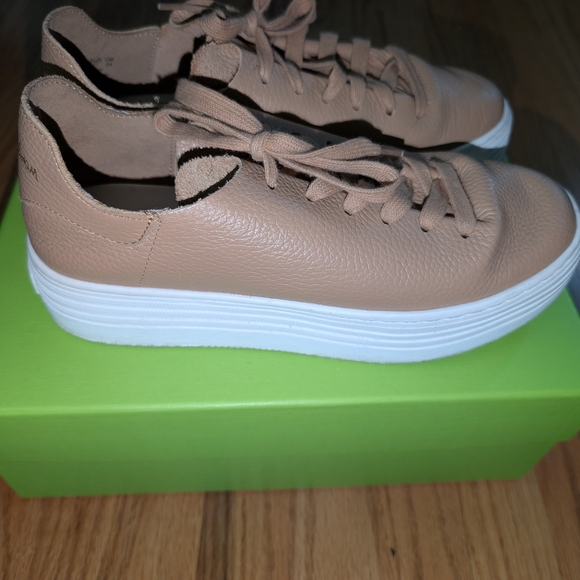 Sam Edelman | Shoes | Sam Edleman Tan Leather Sneakers With White Soles ...